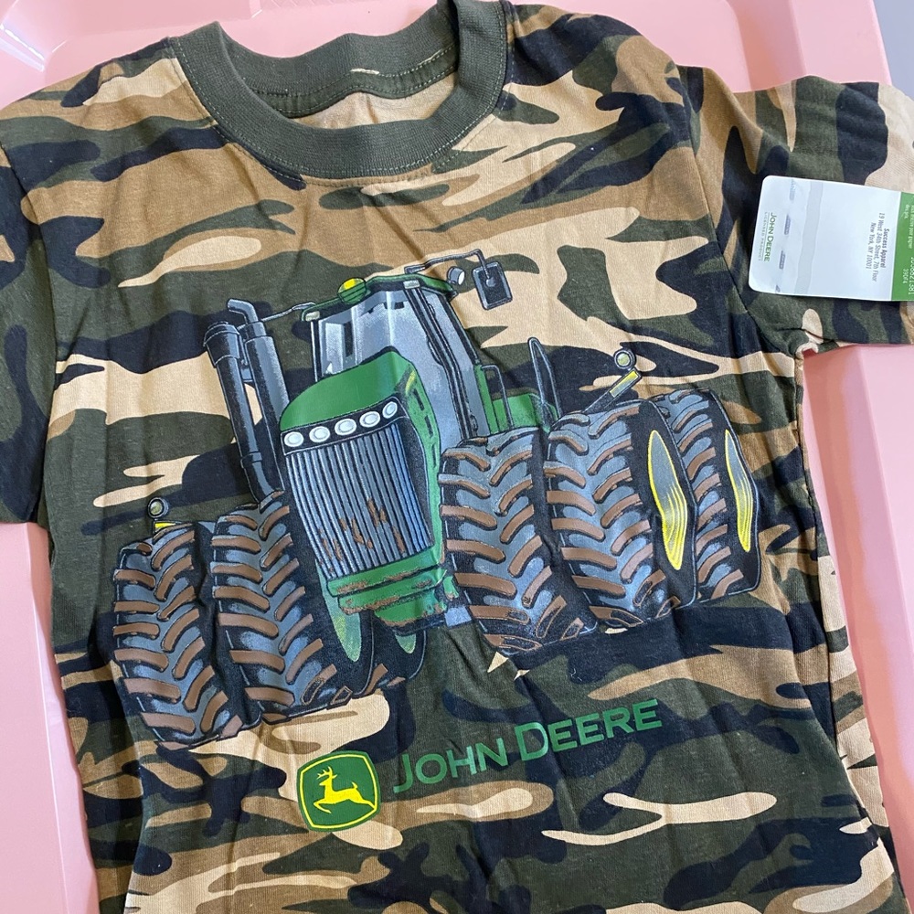 Short sleeve John deer